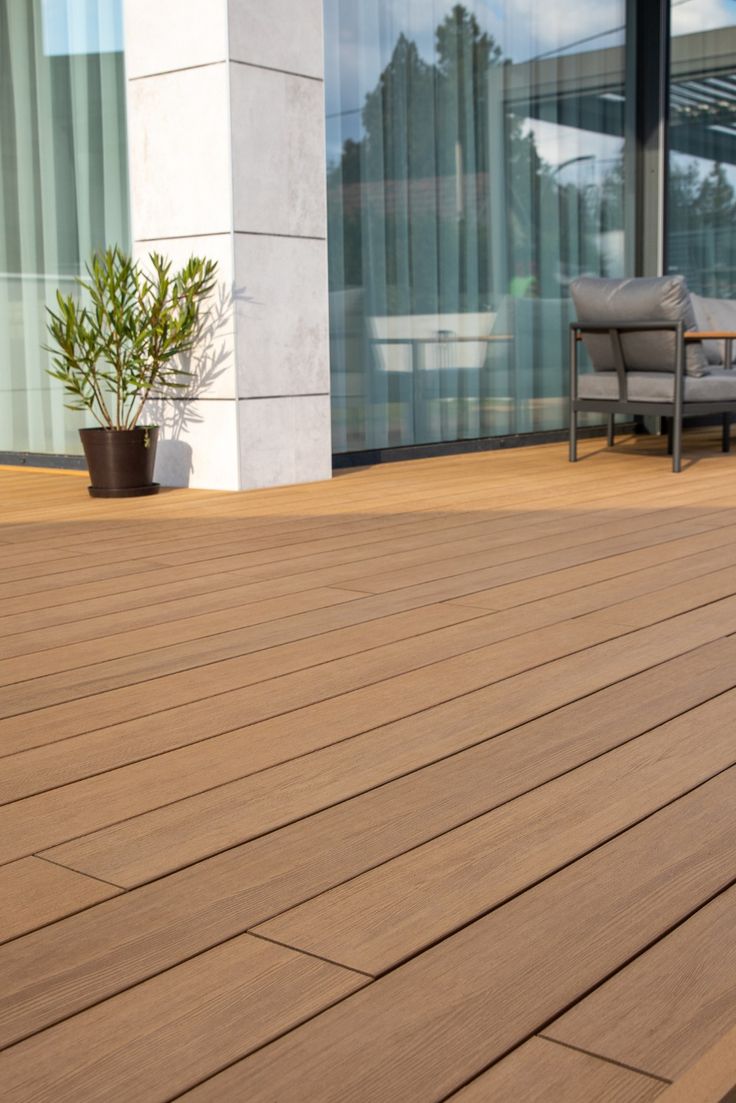 5 Reasons WPC Decking Outperforms Natural Timber
